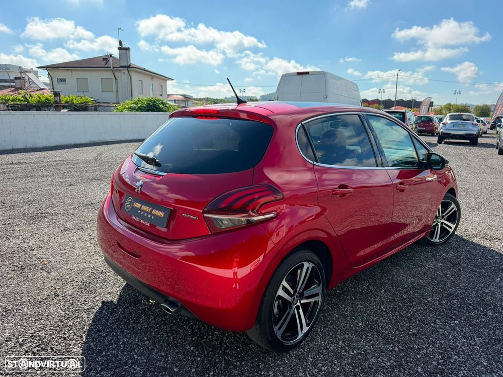 Peugeot 208 1.2 PureTech GT Line - 4
