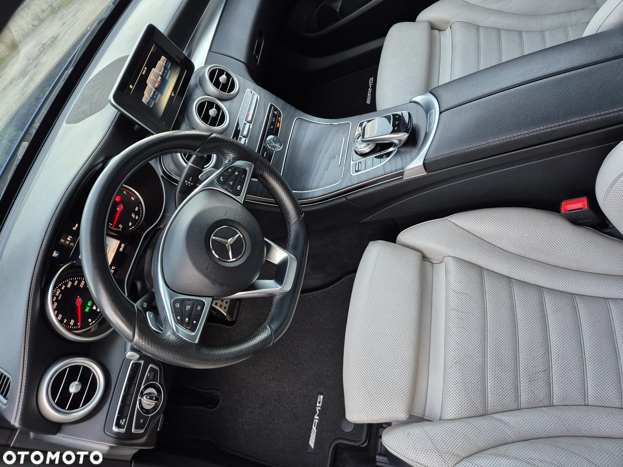 Mercedes-Benz Klasa C 200 4-Matic 7G-TRONIC - 2