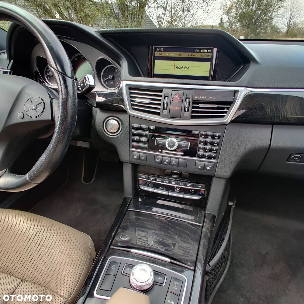 Mercedes-Benz Klasa E - 20