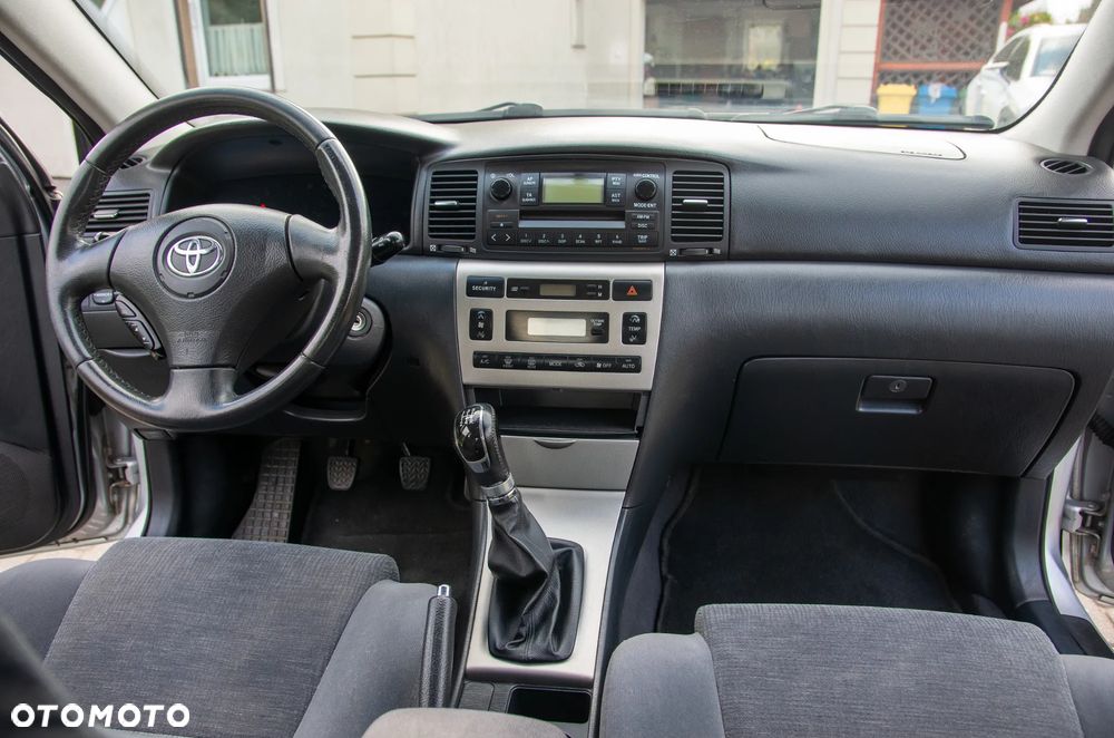 Toyota Corolla - 10