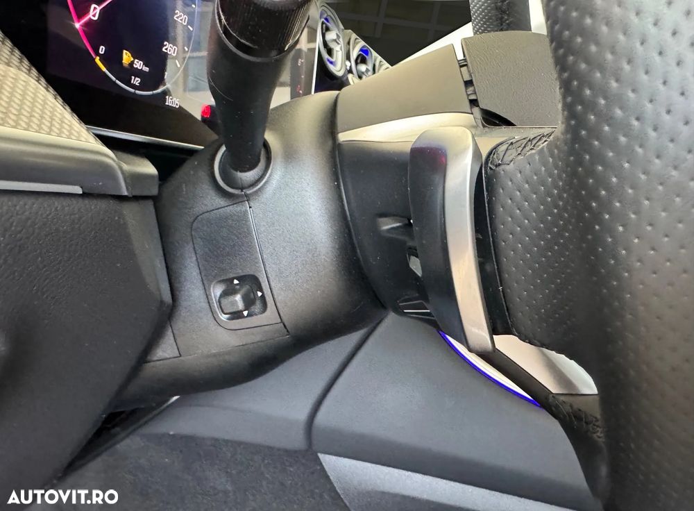 Mercedes-Benz GLC 300 4Matic 9G-TRONIC AMG Line Advanced - 17