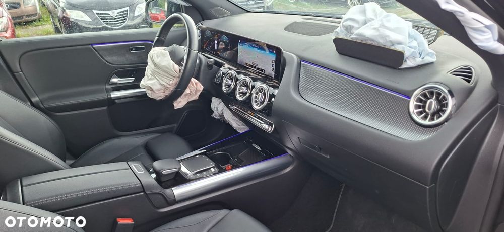 Mercedes-Benz GLA 200 d 4Matic 8G-DCT Style - 13