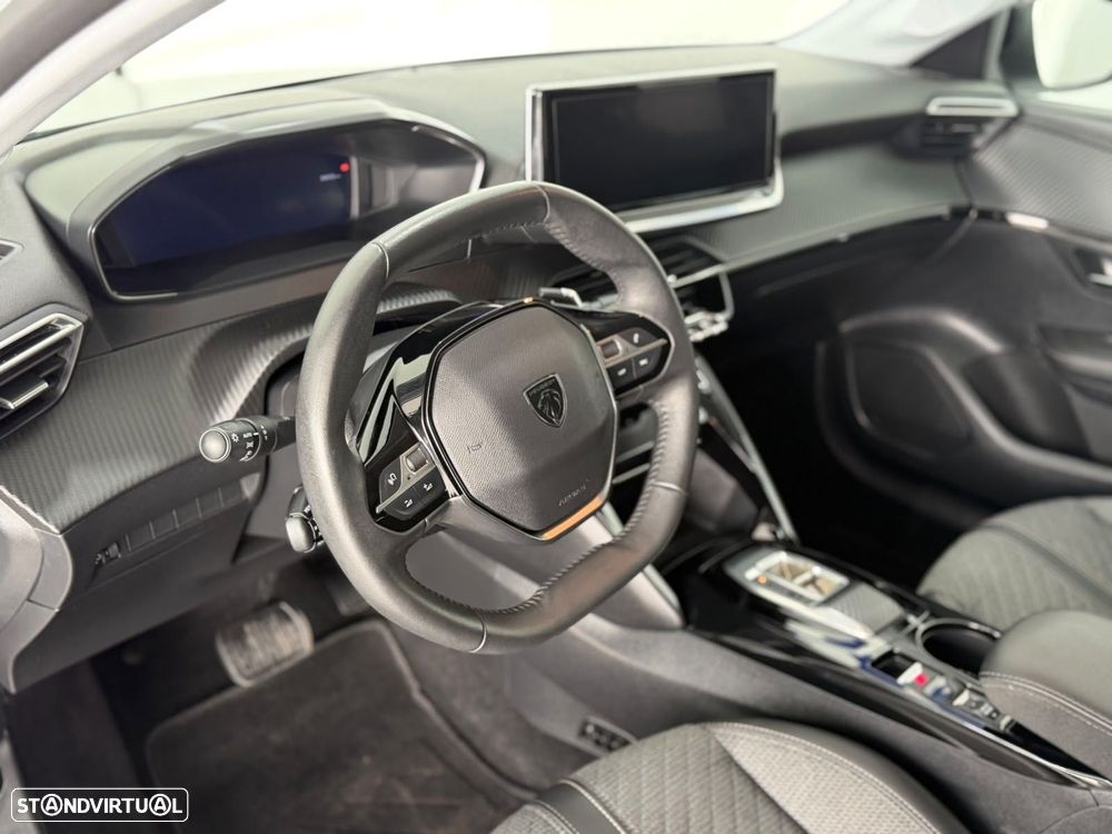 Peugeot 208 1.2 PureTech Allure EAT8 - 7