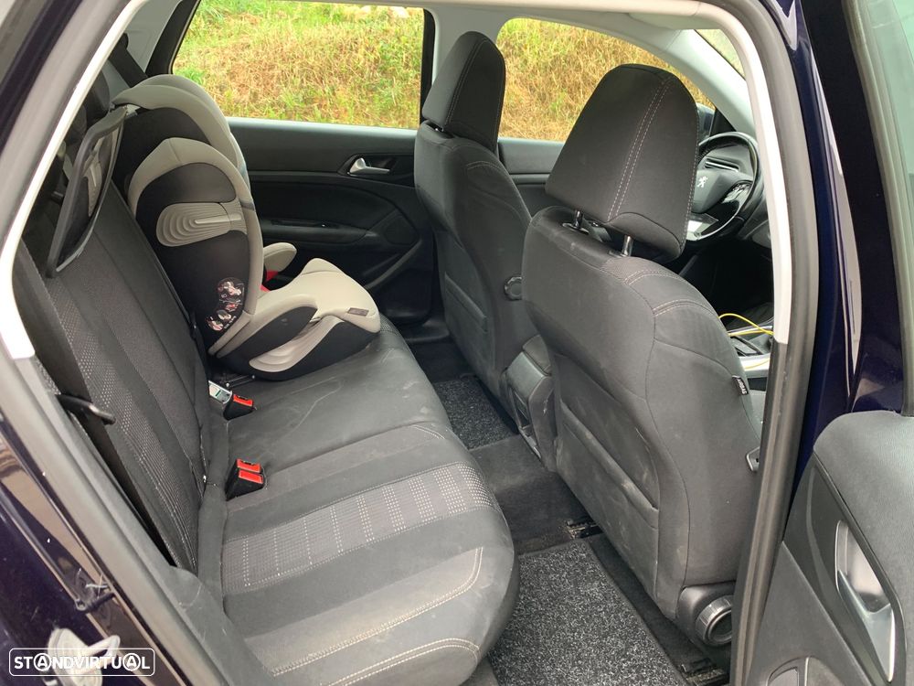 Peugeot 308 SW BlueHDi 120 EAT6 Stop & Start Allure - 4