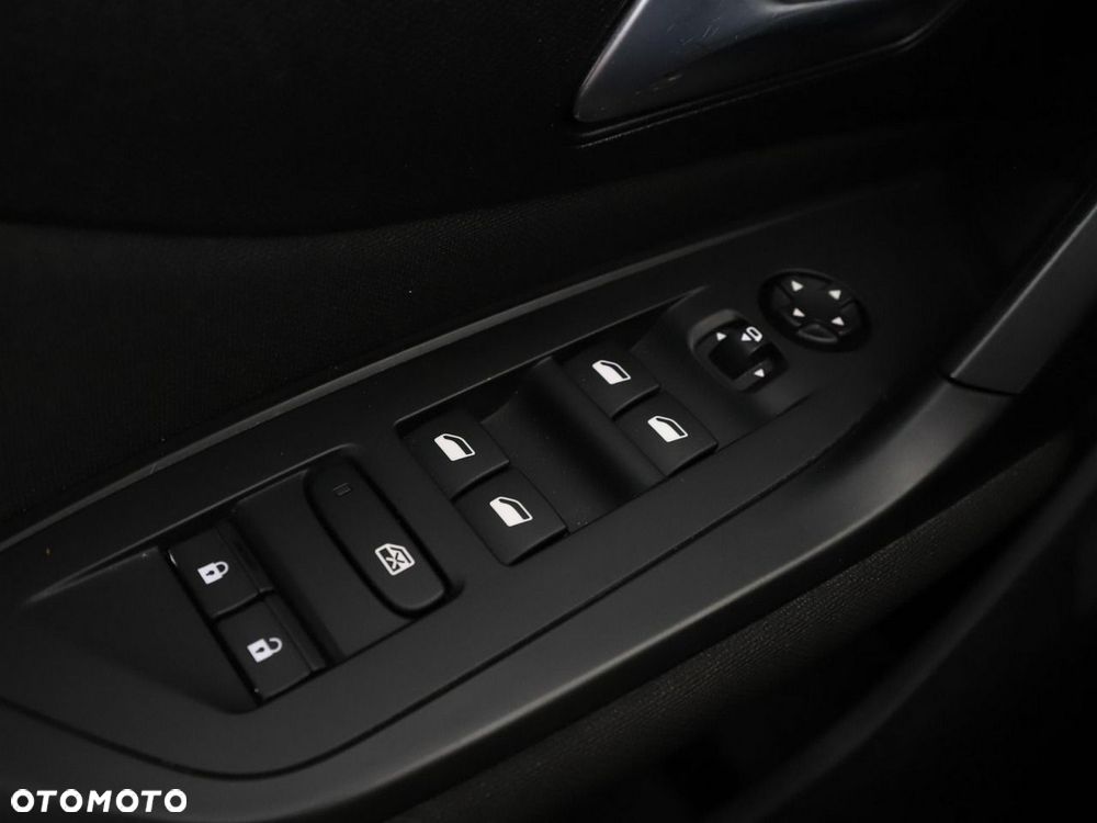 Peugeot 308 1.2 PureTech Active Pack S&S EAT8 - 38