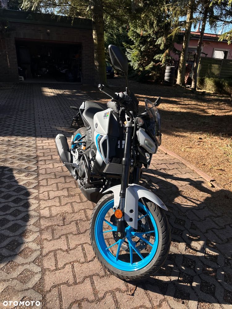 Yamaha MT - 9