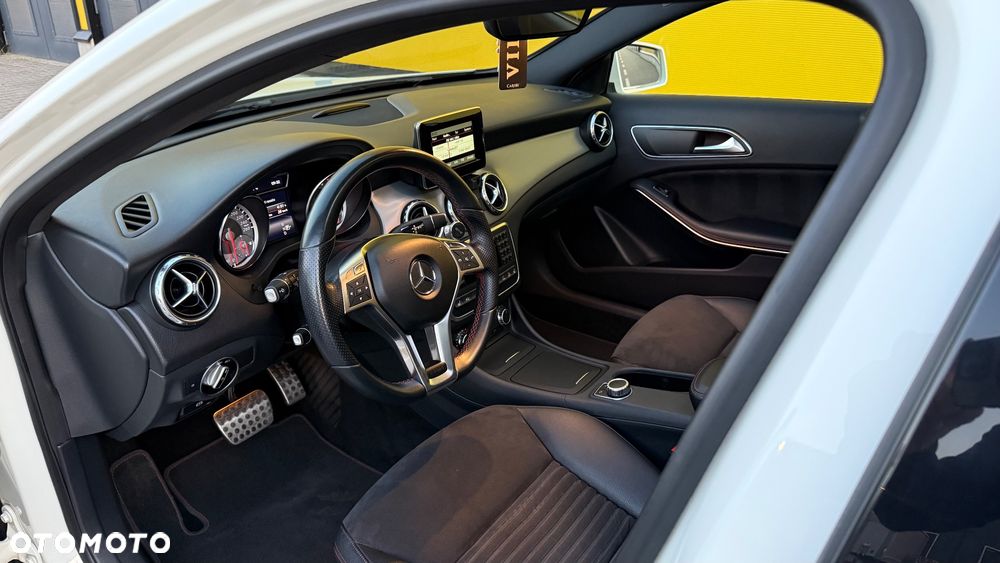 Mercedes-Benz GLA 250 4-Matic - 4