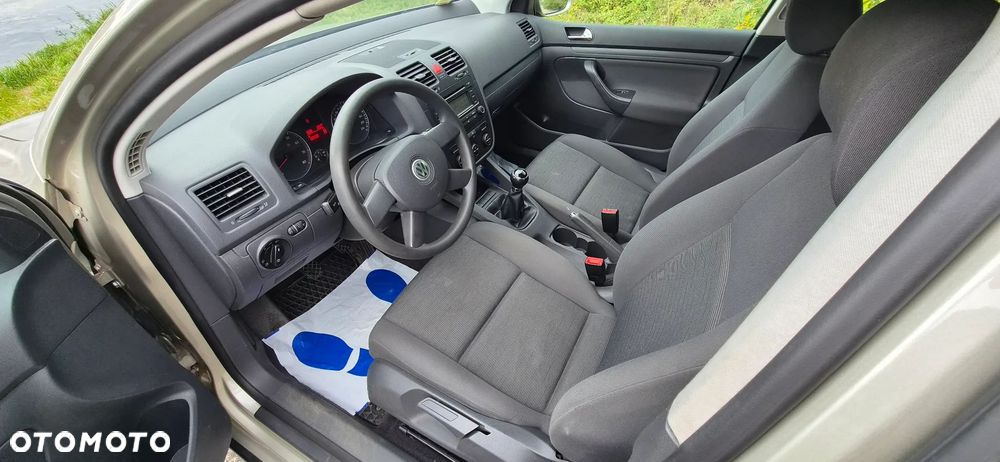 Volkswagen Golf - 9