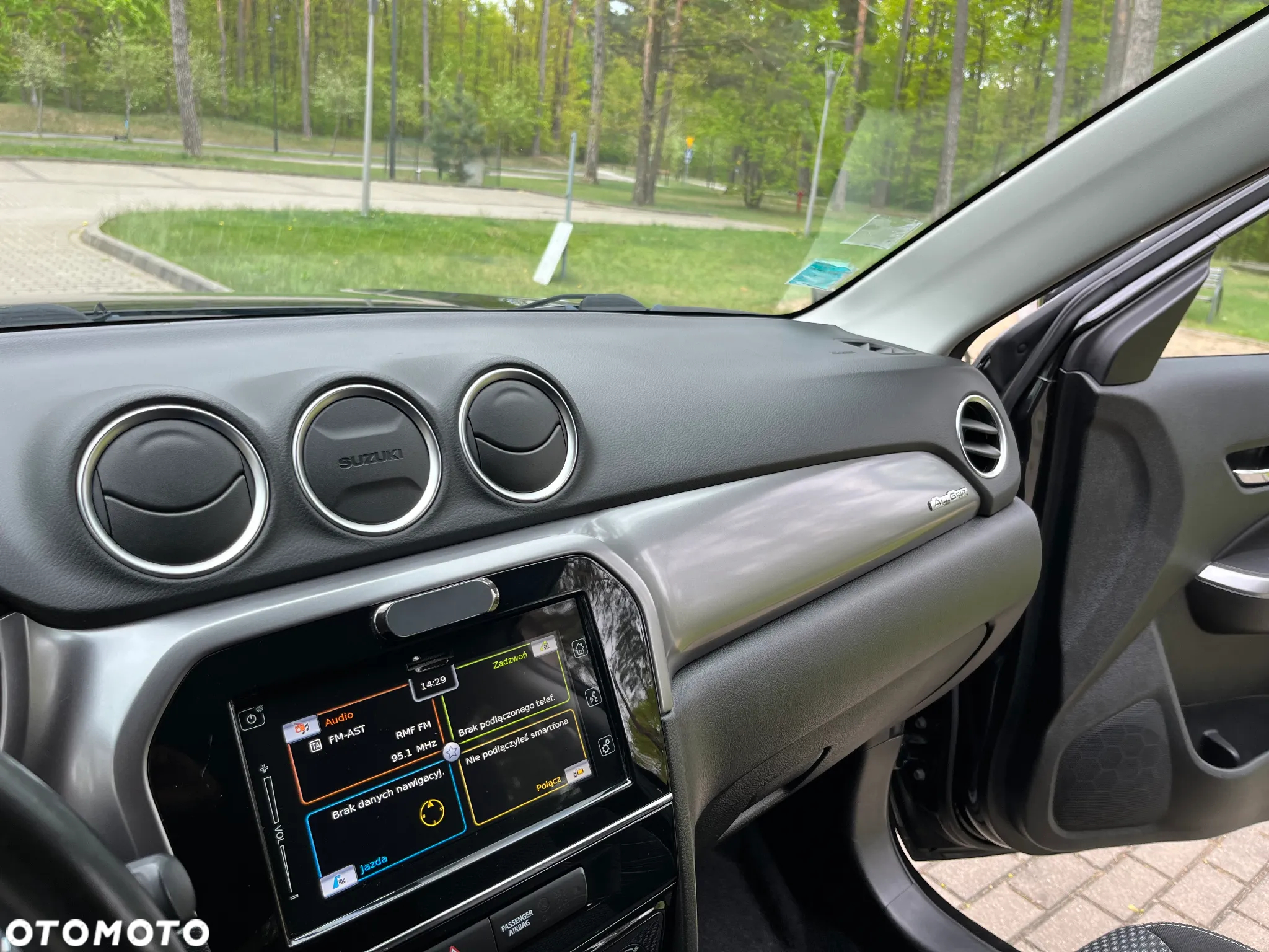 Suzuki Vitara 1.0 Boosterjet Premium 4WD - 36