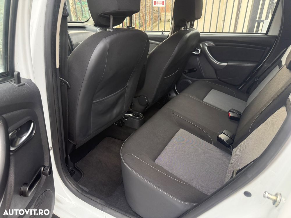 Dacia Duster 1.6 SCe Essential - 20