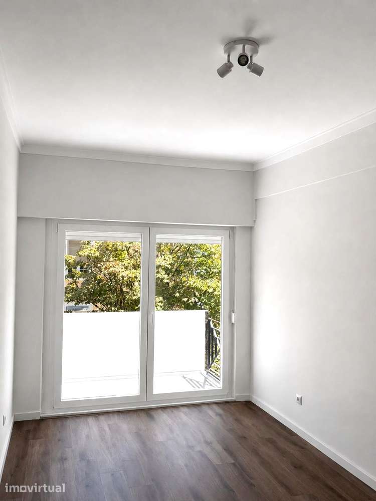 Apartamento T3 com 2 varandas e ar condicionado nas Avenidas Novas - Grande imagem: 5/21