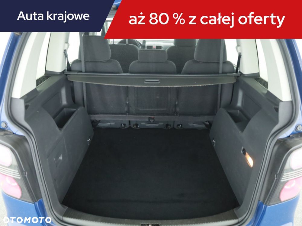 Volkswagen Touran - 12