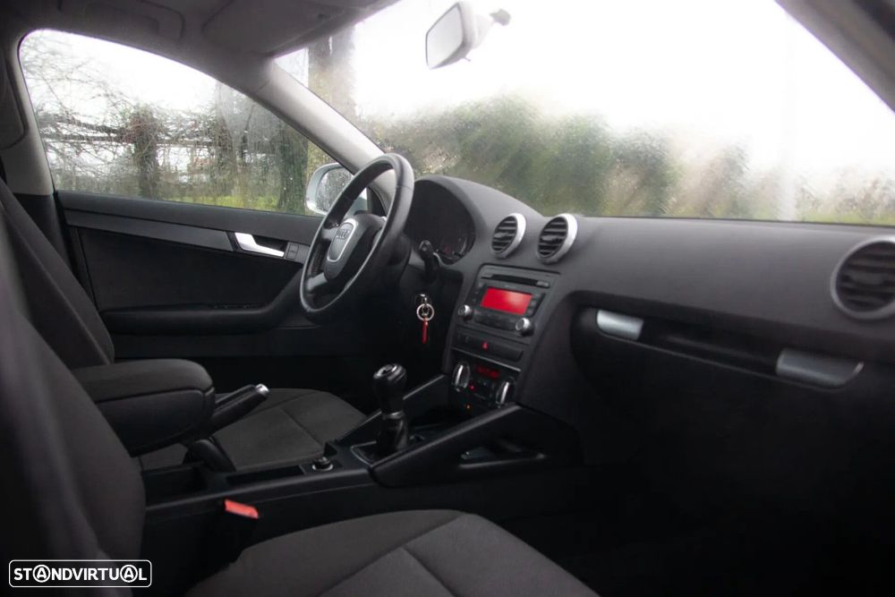 Audi A3 Sportback 1.6 TDI Attraction - 14