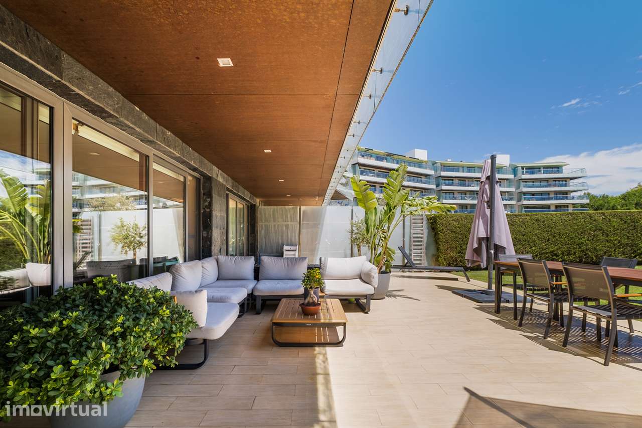 T2 de luxo com jardim privativo no prestigiado condomínio SCALA... - Grande imagem: 2/22