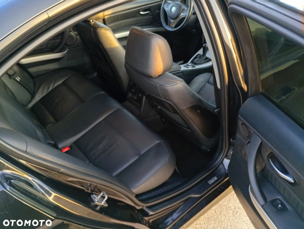 BMW Seria 3 320i Edition Exclusive - 21