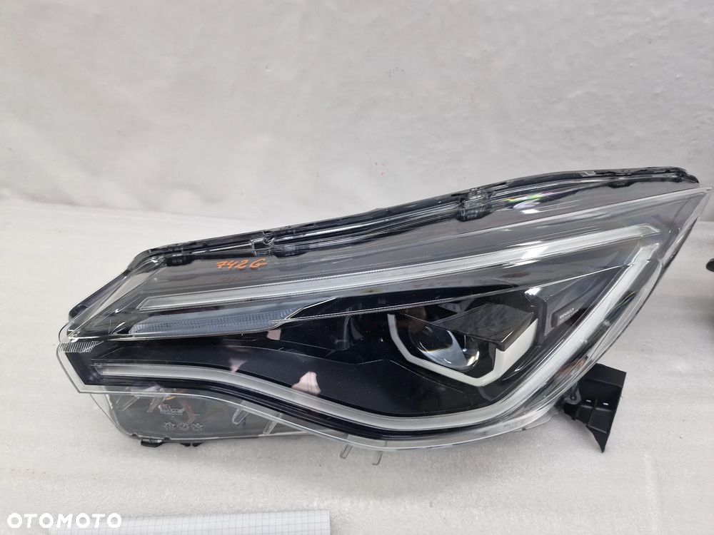 RENAULT ZOE LIFT LEWA / PRAWA LAMPA PRZEDNIA PRZÓD FULL LED PAKIET OŚMIU LAMP , NR 260100279R / 260102384R / 260609388R / 260602157R , NR AUKCJI LA742 - 32