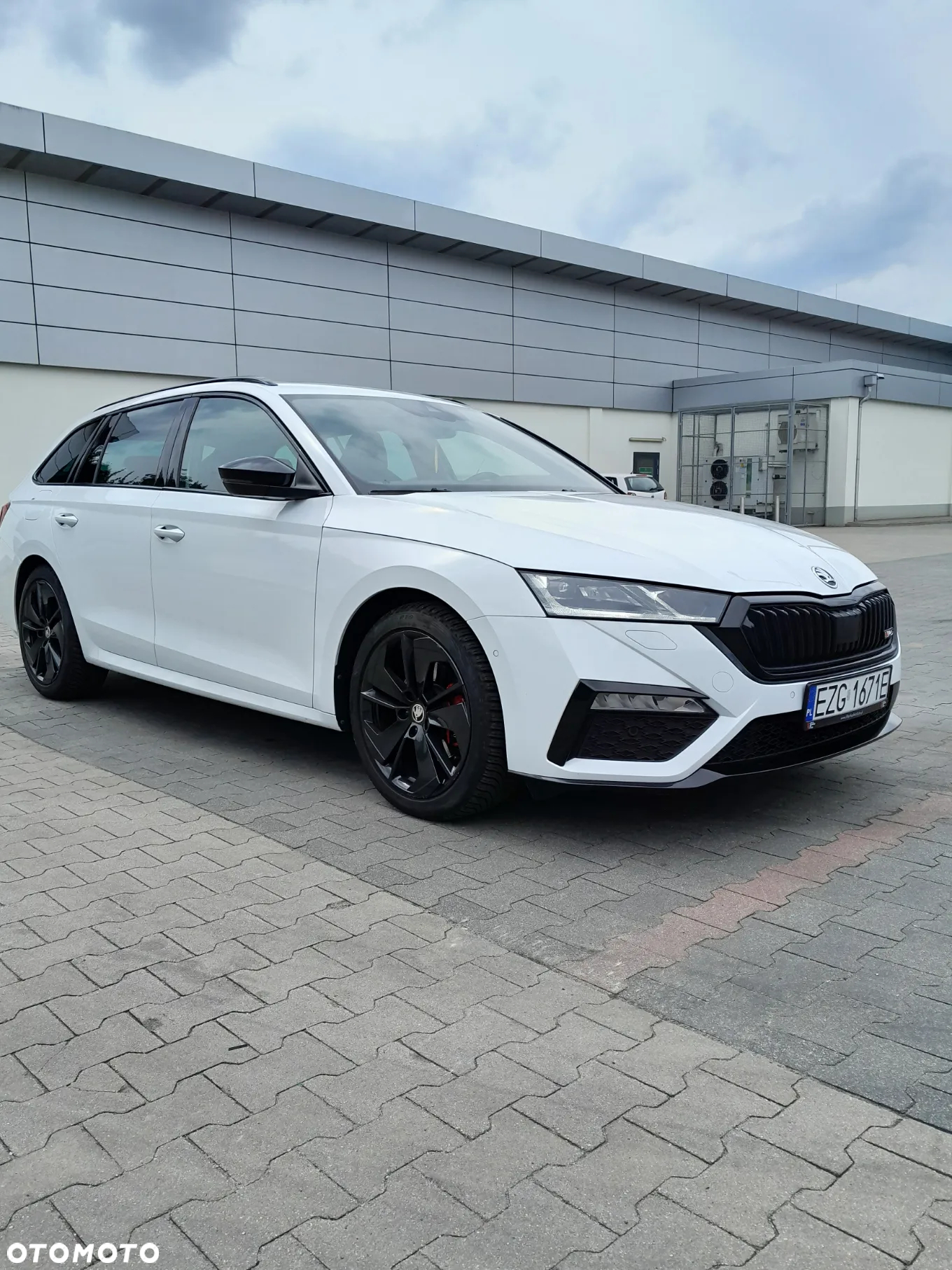 Skoda Octavia 2.0 TDI DSG 4x4 RS Plus - 8