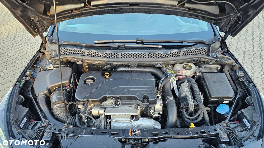 Opel Astra 1.4 Turbo Business - 28