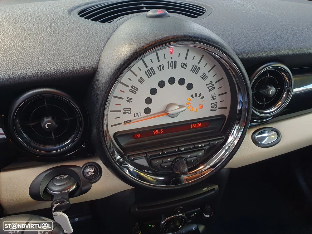 MINI 3 Portas One Aut. - 10