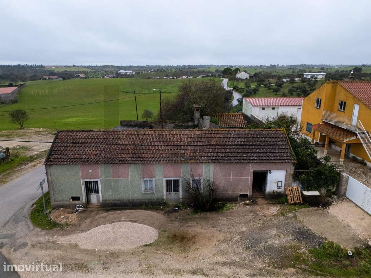 Refúgio Contemporâneo às Portas de Santarém: Moradia T3 com Charme e P - Grande imagem: 4/46