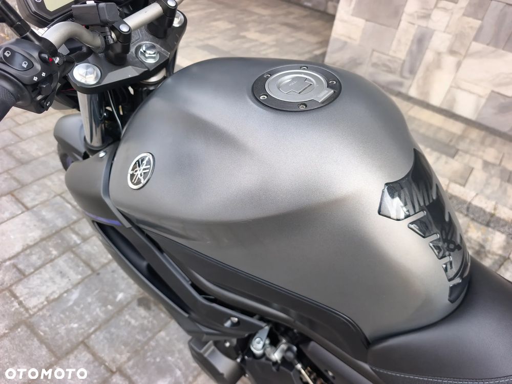Yamaha XJ - 16