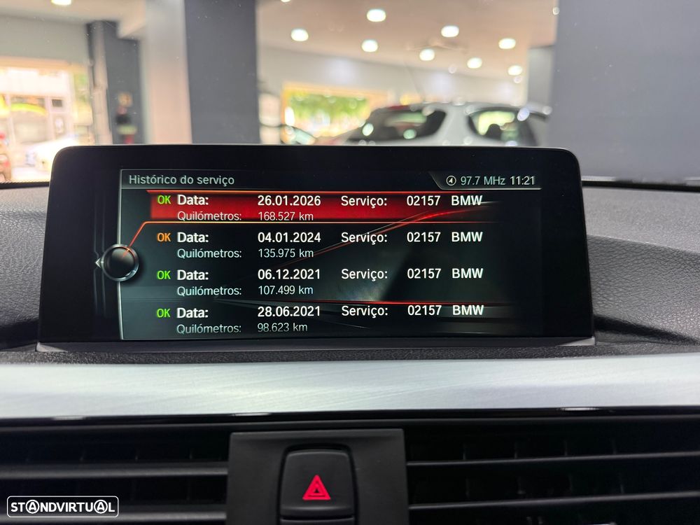 BMW 330 e iPerformance Pack M - 27