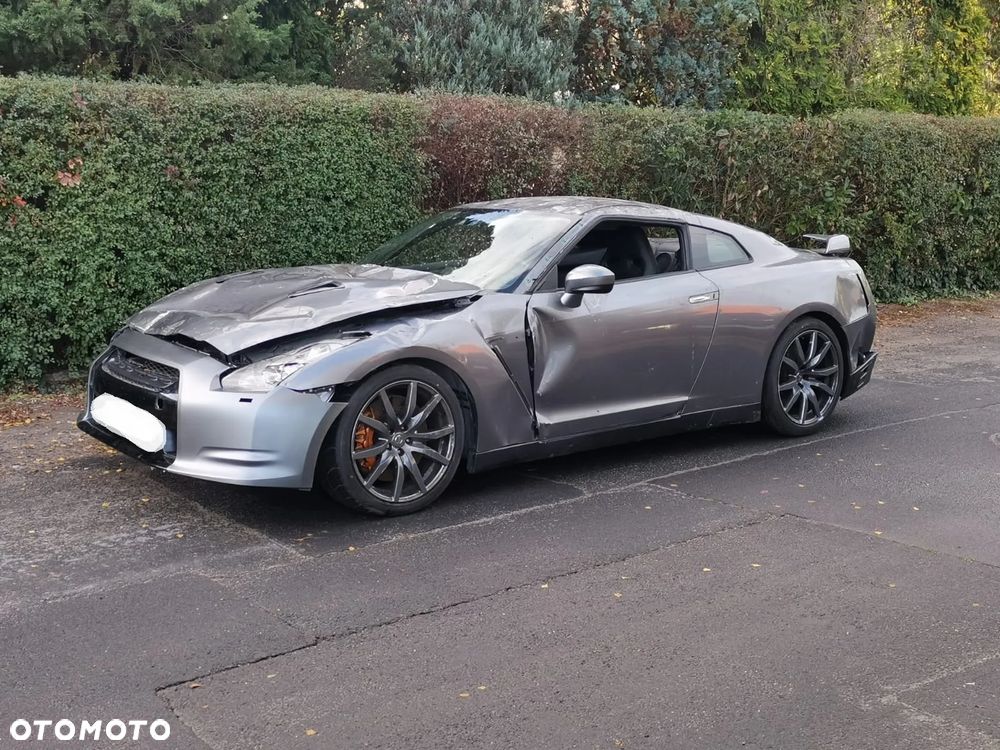 Nissan GT-R Premium Edition - 1