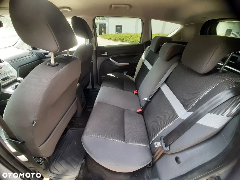 Ford Kuga - 14