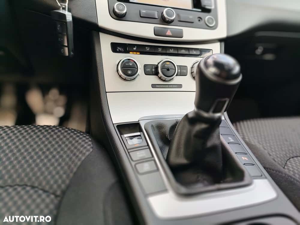 Volkswagen Passat 1.6 TDI BlueMotion Technology Comfortline - 5