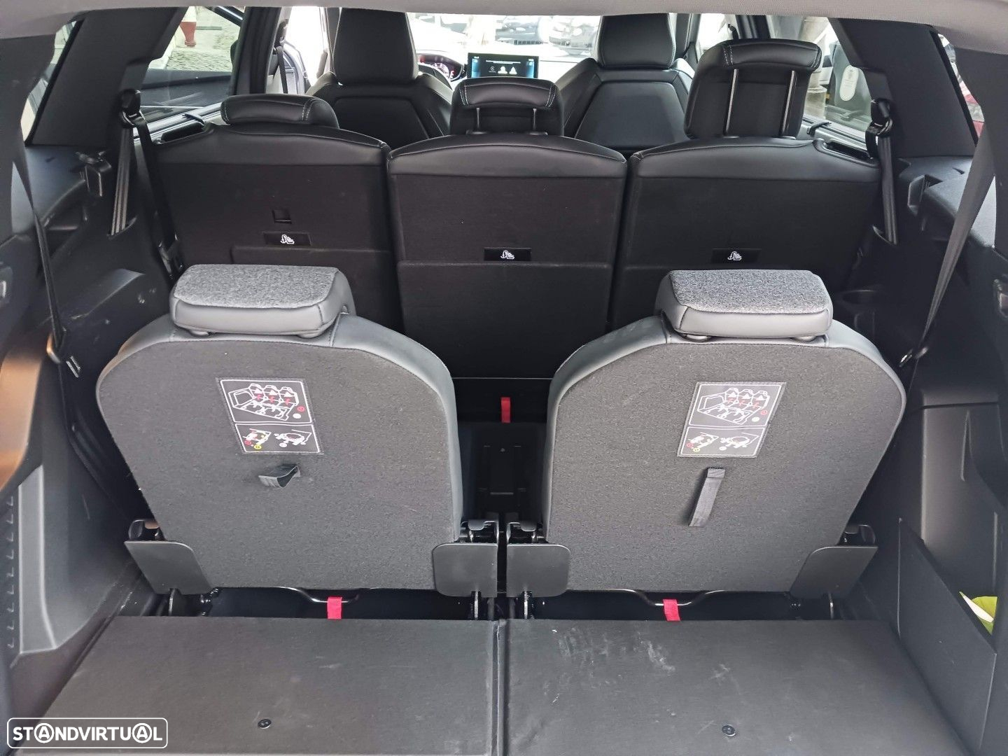 Peugeot 5008 1.5 BlueHDi Allure Pack EAT8 - 34