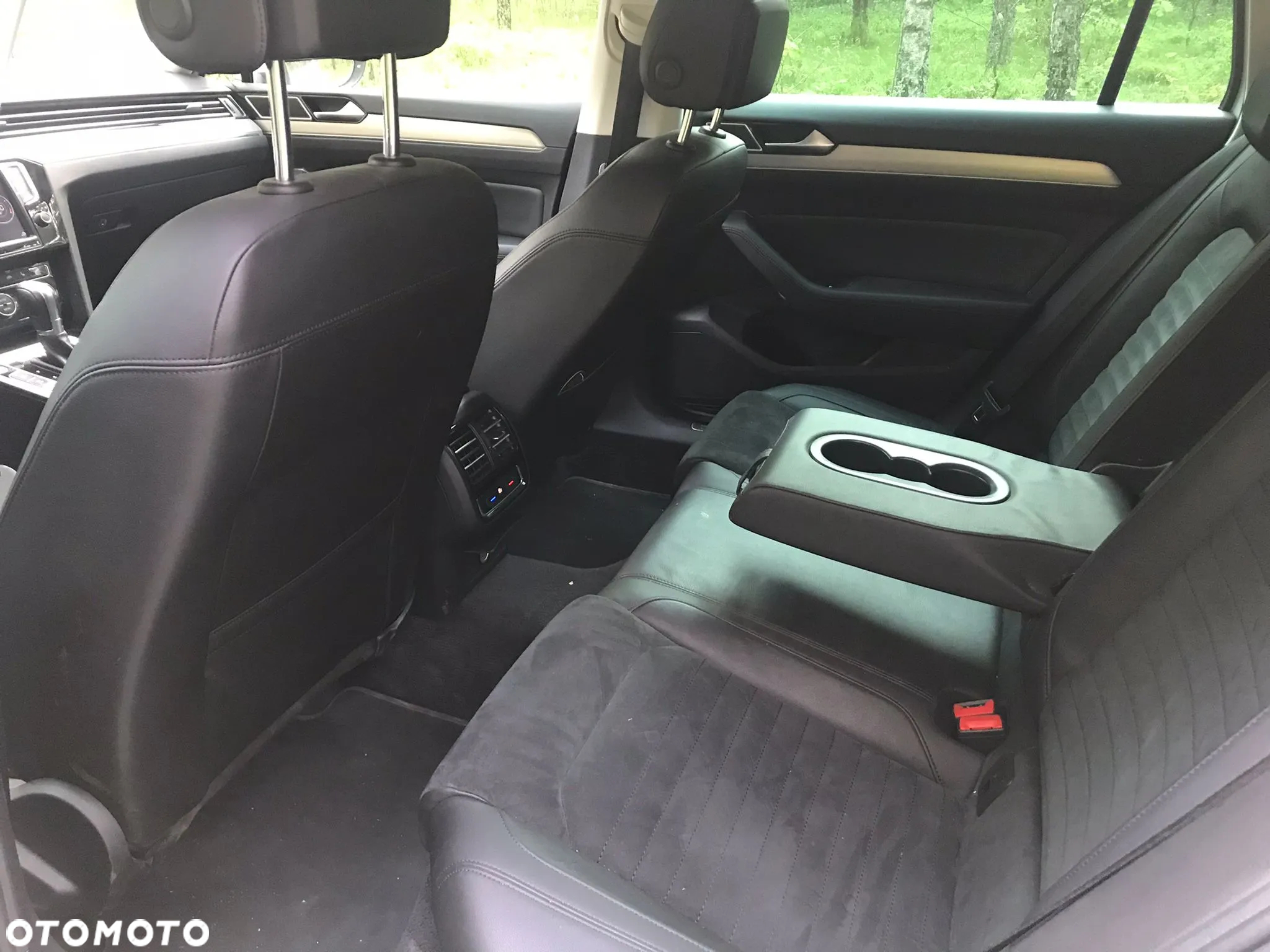 Volkswagen Passat - 11