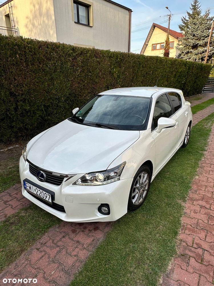 Lexus CT - 15