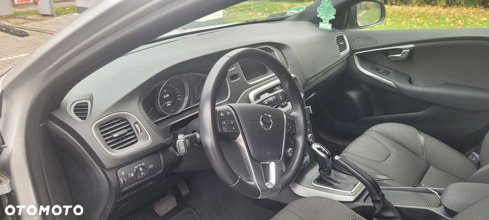 Volvo V40 T3 Geartronic Momentum - 6