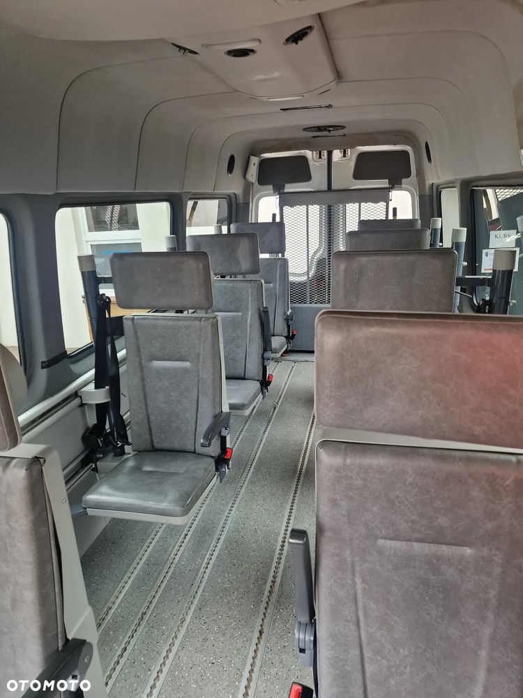 Mercedes-Benz Sprinter - 4