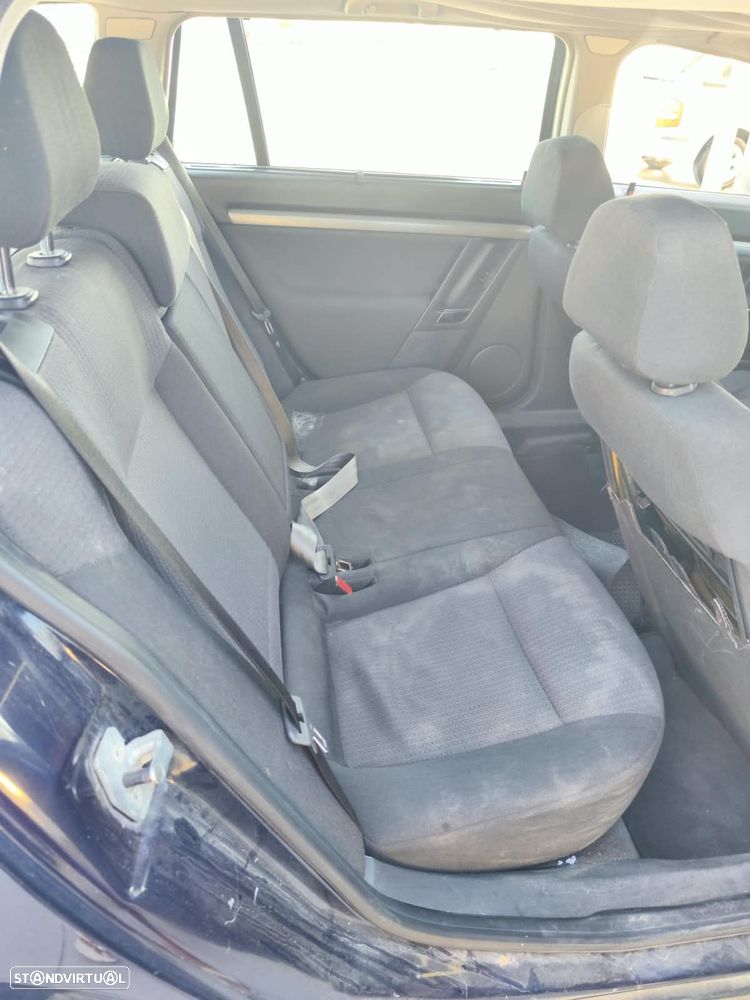Opel Vectra Caravan 1.9 CDTi Cosmo - 5