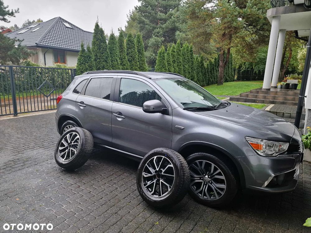 Mitsubishi ASX - 10