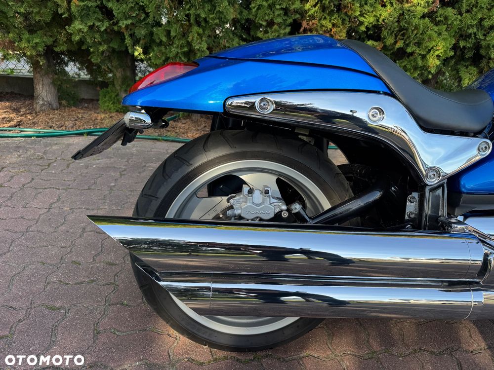 Suzuki Intruder - 13
