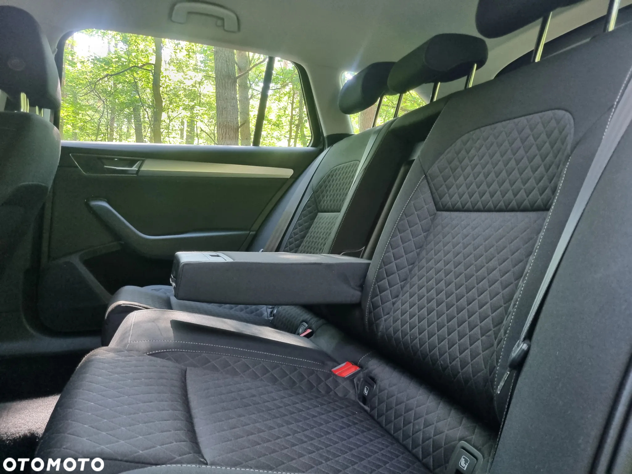 Skoda Superb 2.0 TSI Ambition DSG - 9