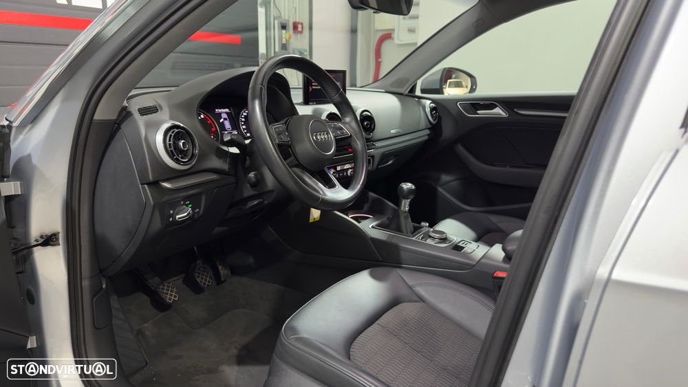 Audi A3 Sportback 30 TFSI design - 14
