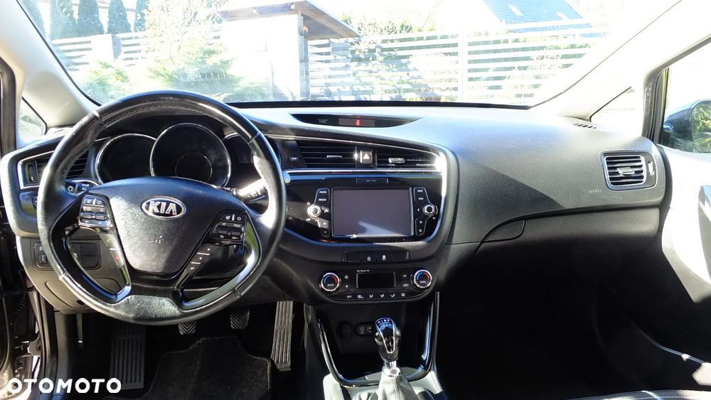 Kia Ceed - 27