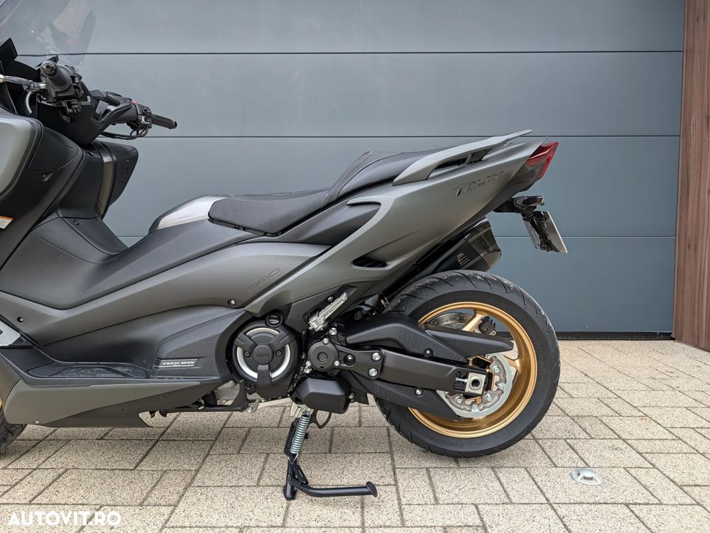 Yamaha TMAX 560 - 23