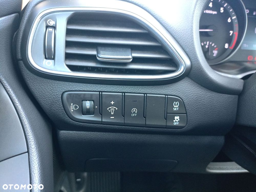 Hyundai i30 1.0 T-GDI Classic + DCT - 21