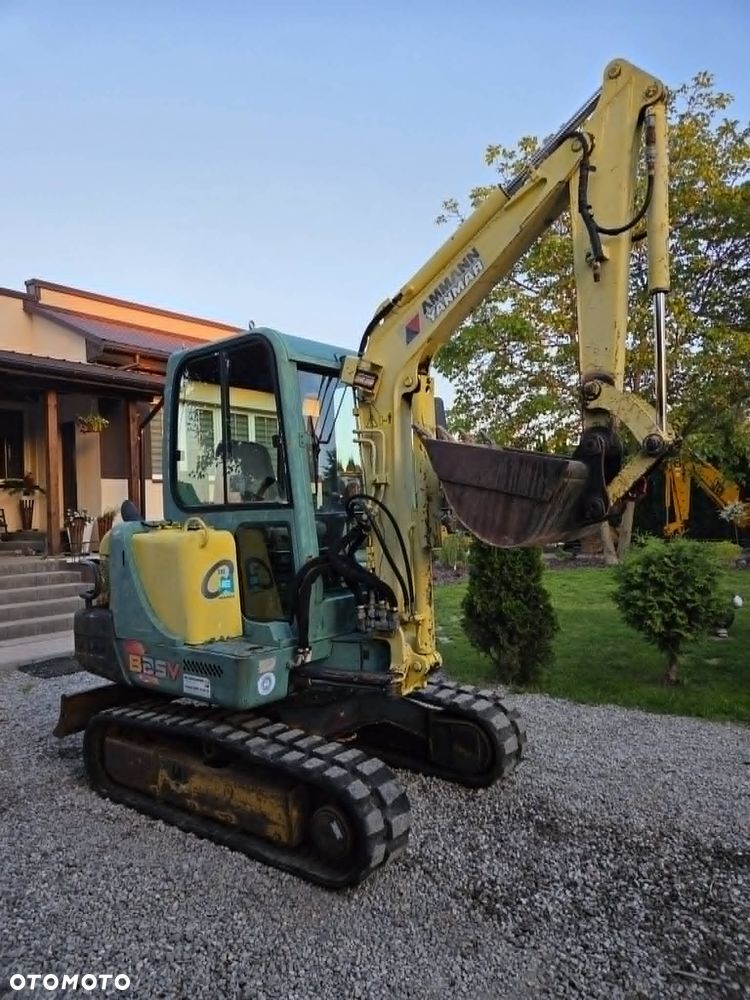 Yanmar B25V - 1
