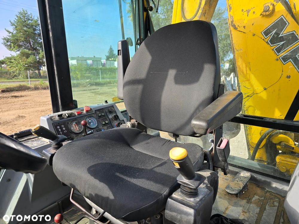 Massey Ferguson MF 900 * 5,700 mth * Krokodyl * Długi teleskop * Zamiana * Opony 80% * - 16