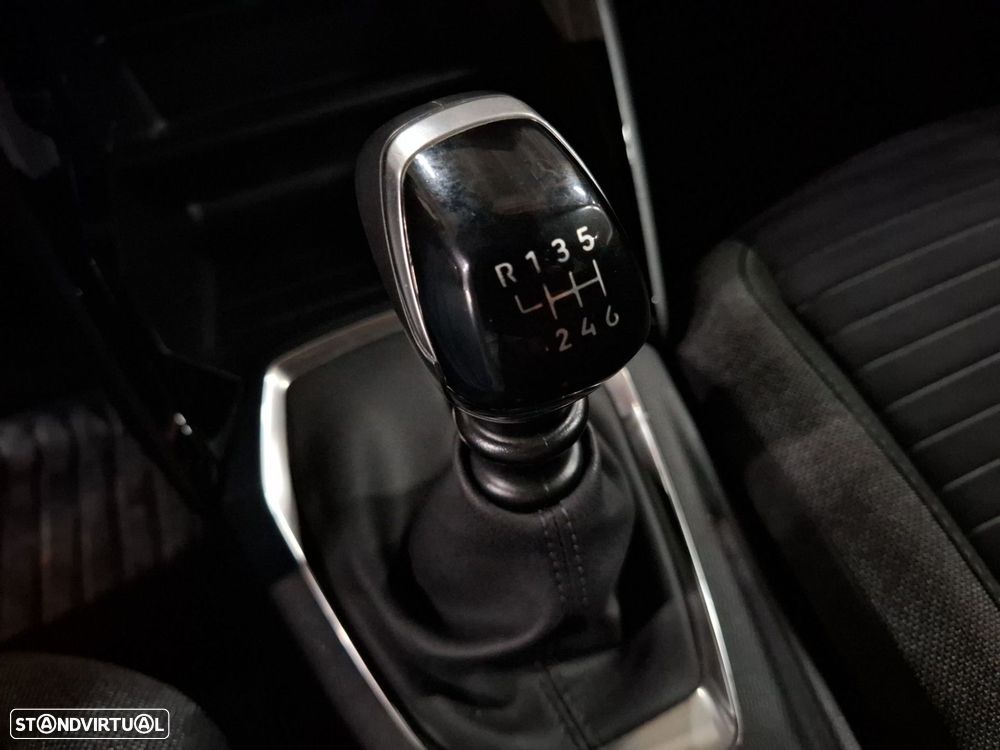 Peugeot 2008 1.2 PureTech Active - 18