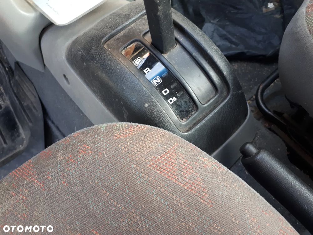 Nissan Micra - 5