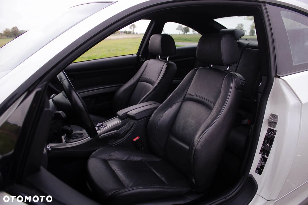 BMW Seria 3 335i xDrive M Sport Edition - 13