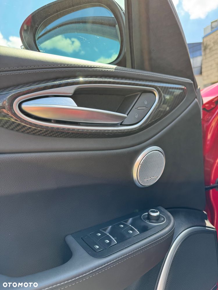 Alfa Romeo Giulia 2.9 Bi Turbo V6 Quadrifoglio - 10