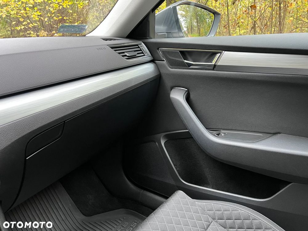 Skoda Superb 2.0 TDI SCR Ambition DSG - 26