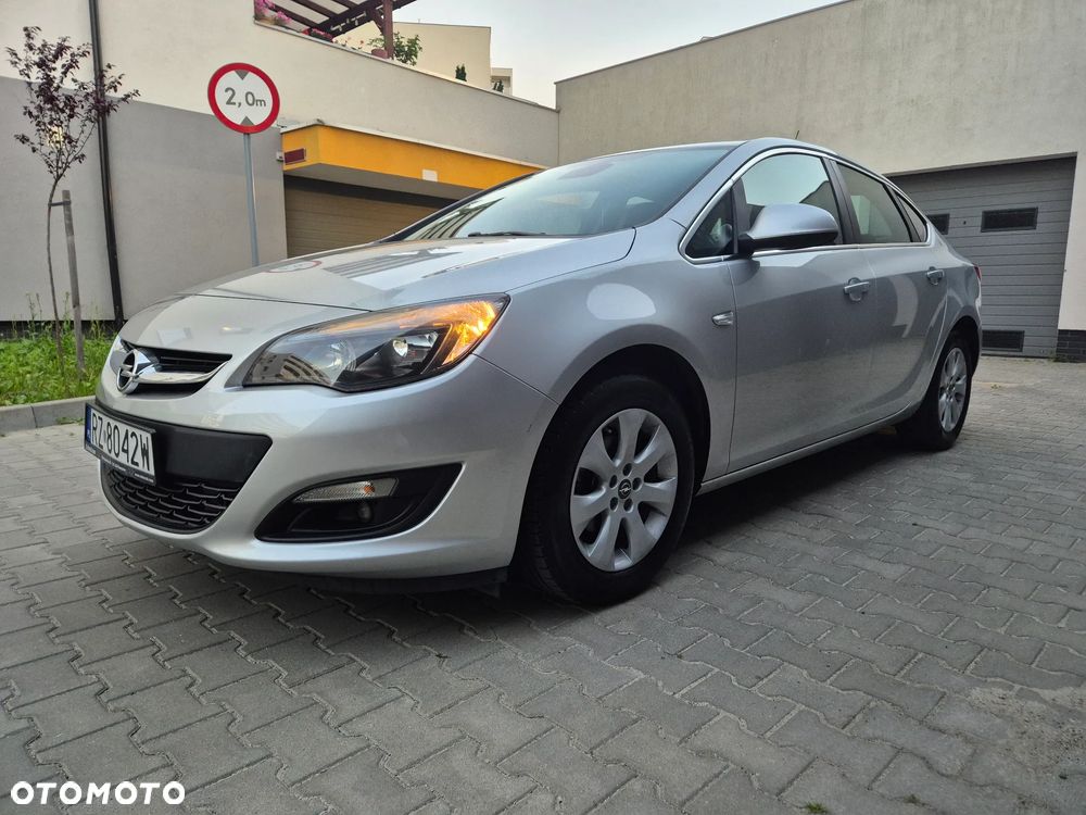 Opel Astra 1.4 T Active - 11